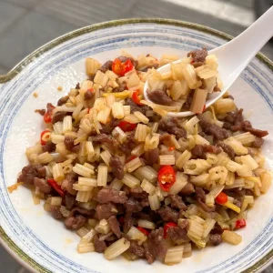 Heo Băm Xào Cần